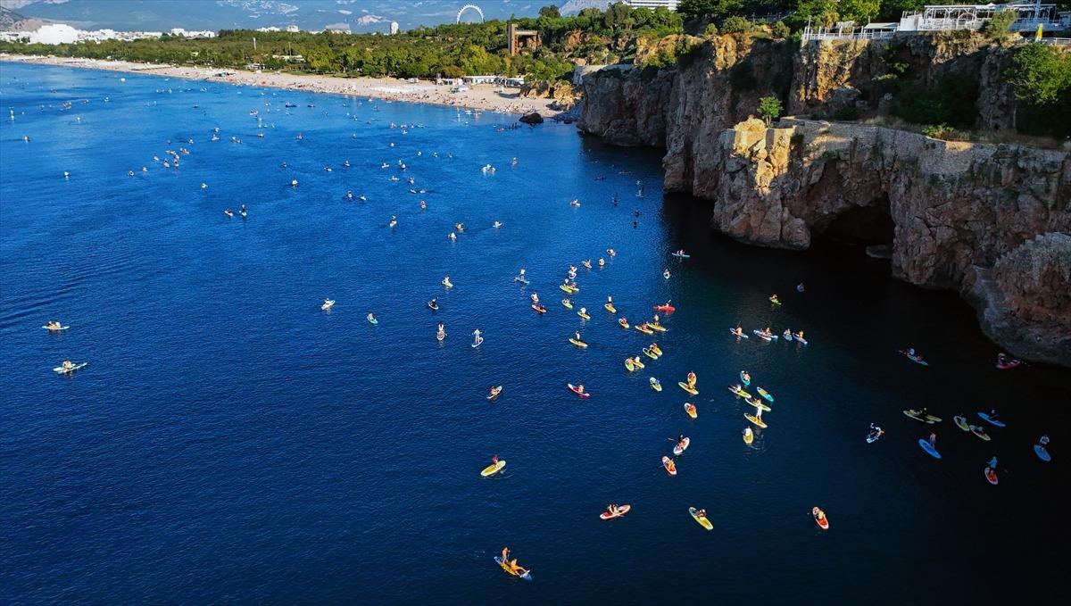 Sabah 05.00 te y&uuml;zlerce insan bunun i&ccedil;in toplanıyor! Antalya da ilgin&ccedil; g&ouml;r&uuml;nt&uuml; 8
