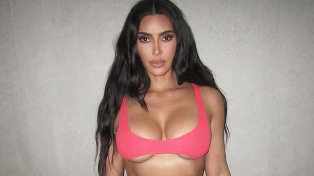 Kim Kardashian 'mikro sütyeni'yle dile düştü
