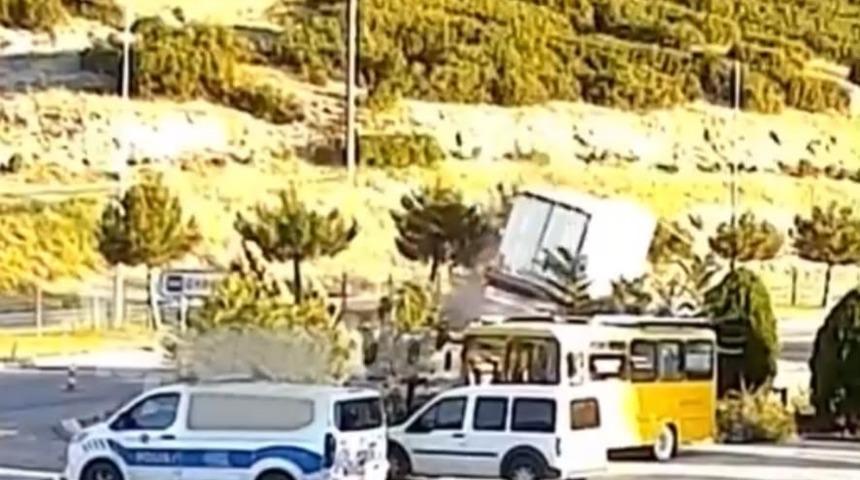 Isparta&rsquo;da kontrolden &ccedil;ıkan tır devrildi