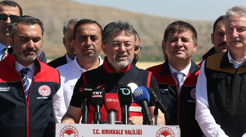 &Ccedil;ift&ccedil;ileri uyardı "R&uuml;zgar bizden yana" diyerek a&ccedil;ıkladı! Bakan Yumaklı: "T&uuml;m zamanların rekorunu kırıyoruz"