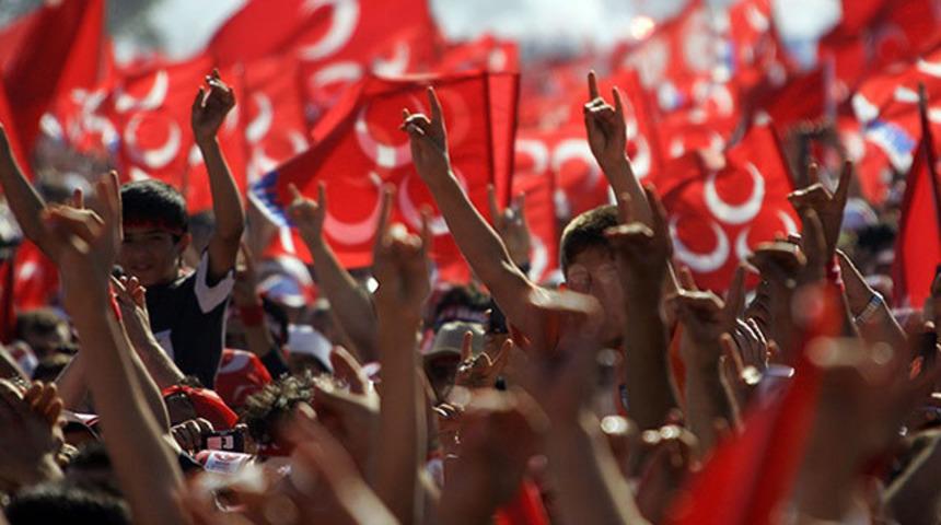 &Uuml;nl&uuml; anket şirketinden MHP'yi kızdıracak tespitler