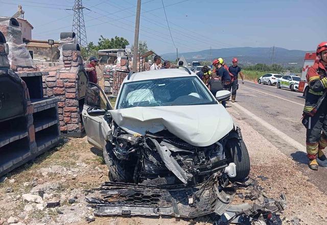 Erdek&rsquo;te zincirleme kaza: 1 &ouml;l&uuml;, 2 yaralı 3