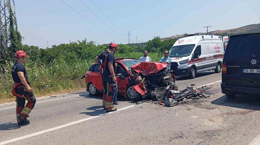 Erdek&rsquo;te zincirleme kaza: 1 &ouml;l&uuml;, 2 yaralı