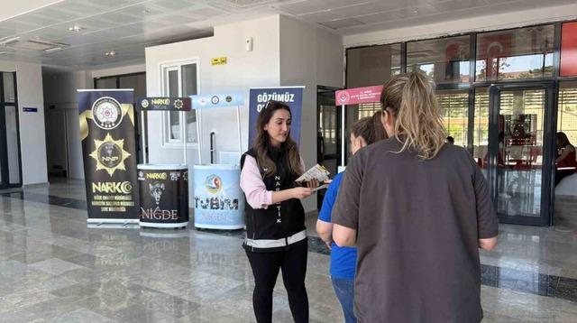 Niğde polisinden uyuşturucuya karşı bilin&ccedil;lendirme seferberliği 3