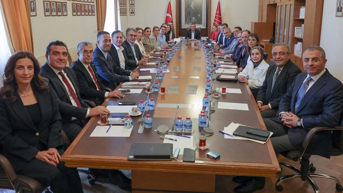 Yeni parti i&ccedil;in o tarih işaret edildi! İki g&ouml;r&uuml;ş &ouml;ne &ccedil;ıktı 1
