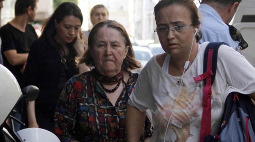 İki hastasıyla yalnız kalan kadın doktor hayatının şokunu yaşadı