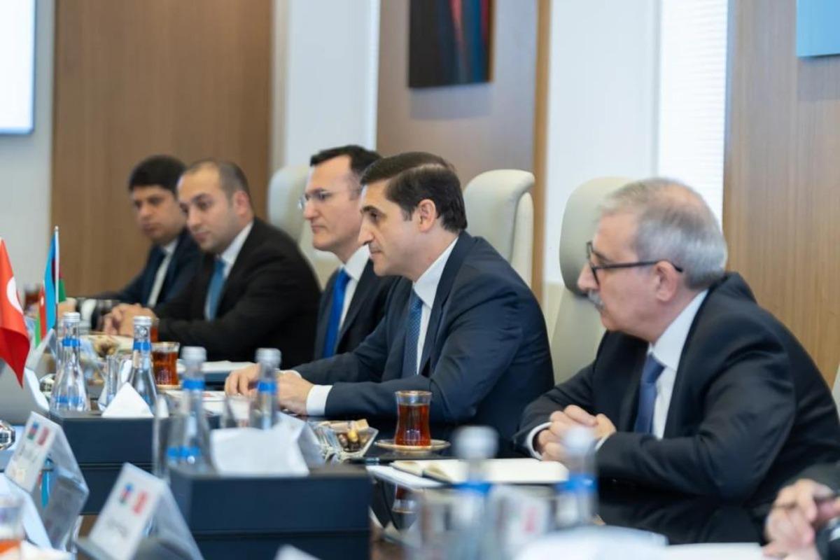 Adalet Bakanı G&uuml;rlek, Azerbaycanlı mevkidaşı Ahmadov ile bir araya geldi 1
