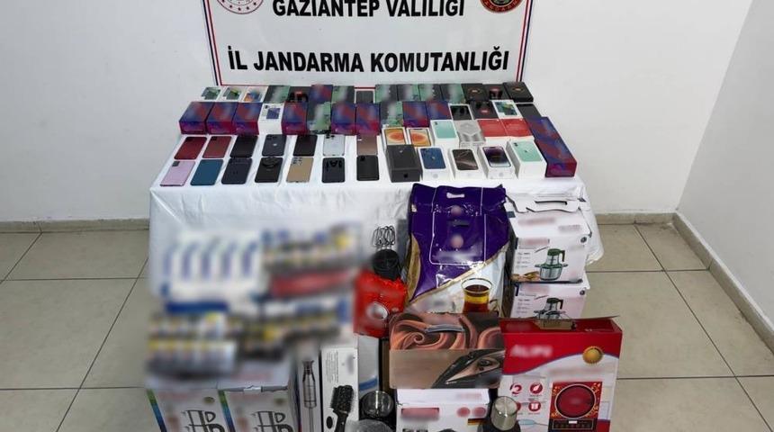 Gaziantep'te 2,8 milyon TL'lik ka&ccedil;ak &uuml;r&uuml;n ele ge&ccedil;irildi
