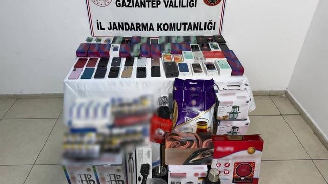 Gaziantep'te 2,8 milyon TL'lik kaçak ürün ele geçirildi