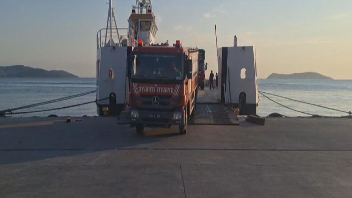 İstanbul B&uuml;y&uuml;kada da plajda yangın paniği! Alevler ormana sı&ccedil;radı, &ccedil;ok sayıda ekip sevk edildi 5