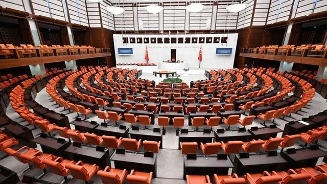 Binlerce kişinin gözü kulağı bu gelişmede! Öğrenci affı teklifi Meclis’e sunuluyor