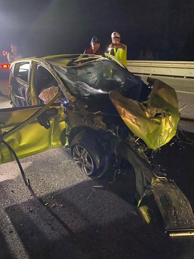 Çanakkale de takla atan otomobilin sürücüsü hayatını kaybetti 1