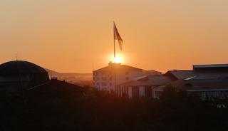 Yer Bitlis! Ay ve g&uuml;neş yan yana: Hem gece hem g&uuml;nd&uuml;z yaşandı