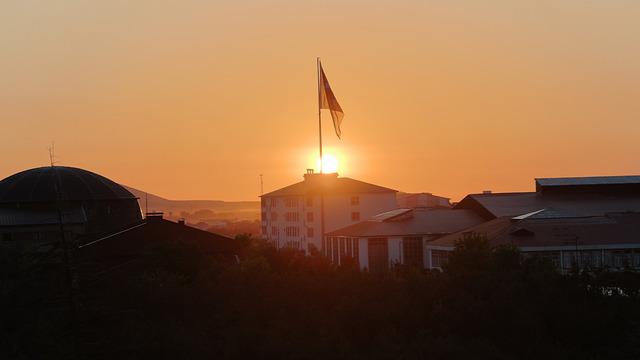 Yer Bitlis! Ay ve güneş yan yana: Hem gece hem gündüz yaşandı