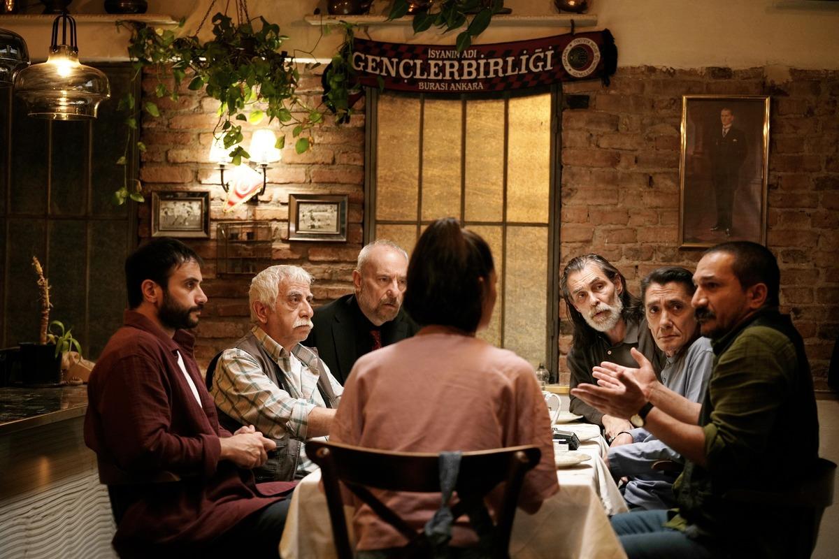 Çekiç ve Gül: Bir Behzat Ç. Hikayesi 4. sezonda kareler: Cevdet dönüyor 4