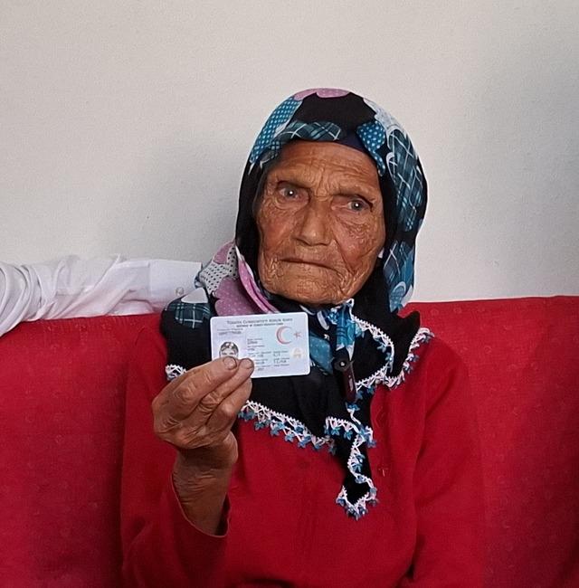 Samsun da 101 yaşına giren kadına sürpriz doğum günü kutlaması 1