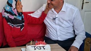 Samsun'da 101 yaşına giren kadına sürpriz doğum günü kutlaması