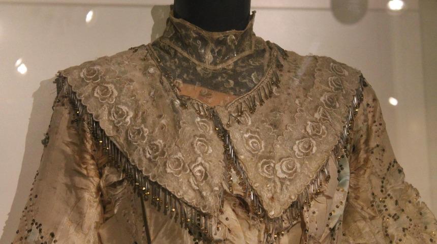 106 yıllık gelinlik Samsun'da sergileniyor