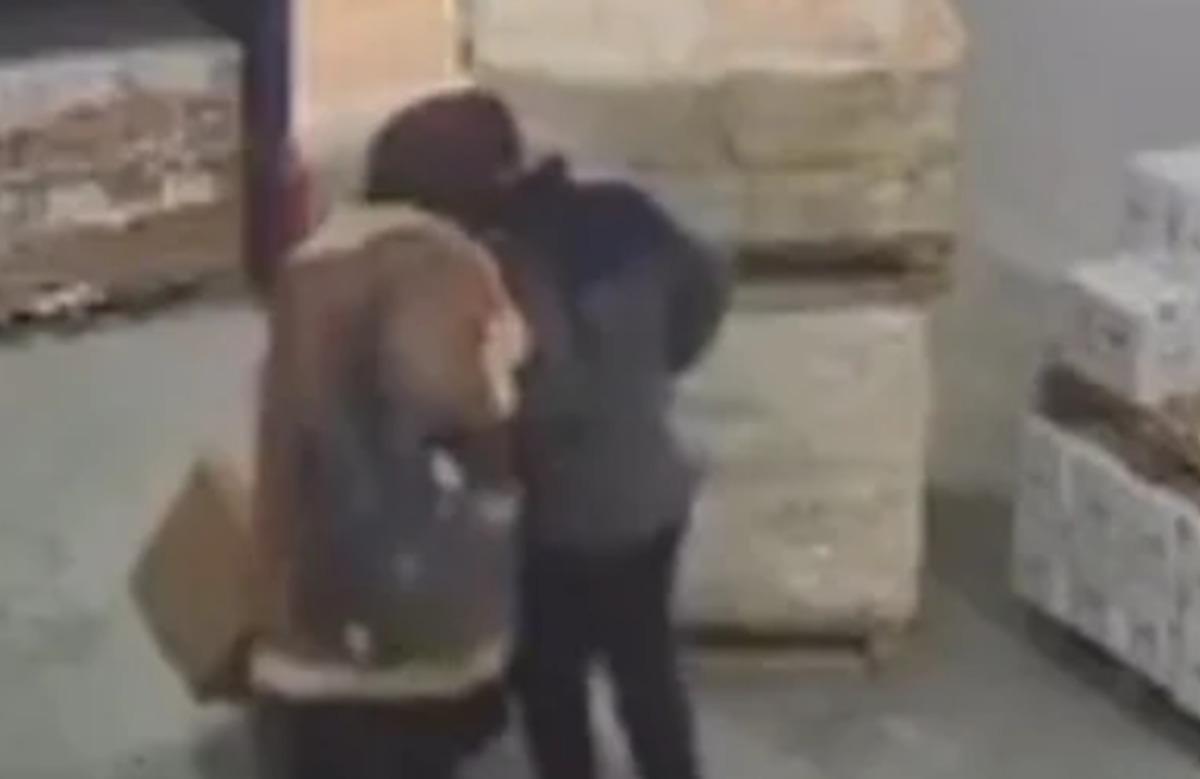 Öpeyim mi? diyerek yaklaştı! Başka erkeklere de aynı yöntemi uygulamış 3