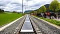 Tren raylar�n�n aras�na g�ne� paneli d��ediler! Demiryollar�nda yeni d�nem