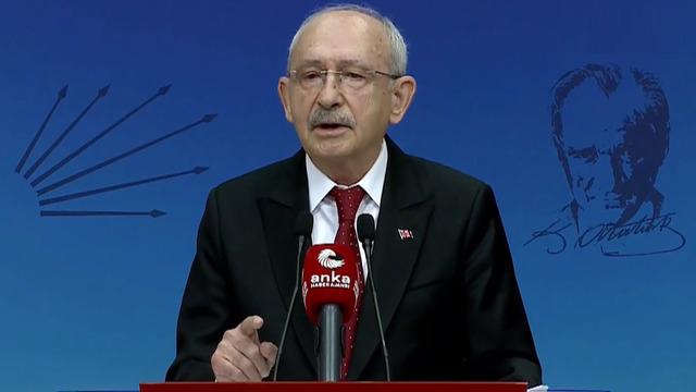 CHP'de dikkat çeken değişim: O yazı kaldırıldı! Kılıçdaroğlu konuşurken ortaya çıktı