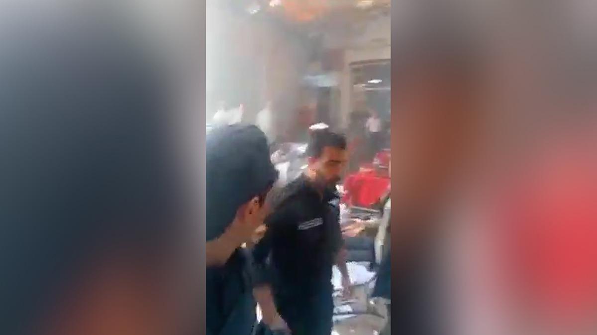 Şam daki bir kafede şiddetli patlama! Olay yerinden kan donduran g&ouml;r&uuml;nt&uuml;ler: 4 &ouml;l&uuml;, 10 yaralı 2