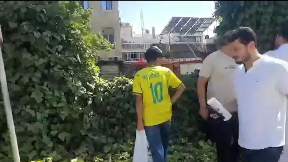 Şam daki bir kafede şiddetli patlama! Olay yerinden kan donduran g&ouml;r&uuml;nt&uuml;ler: 4 &ouml;l&uuml;, 10 yaralı 4