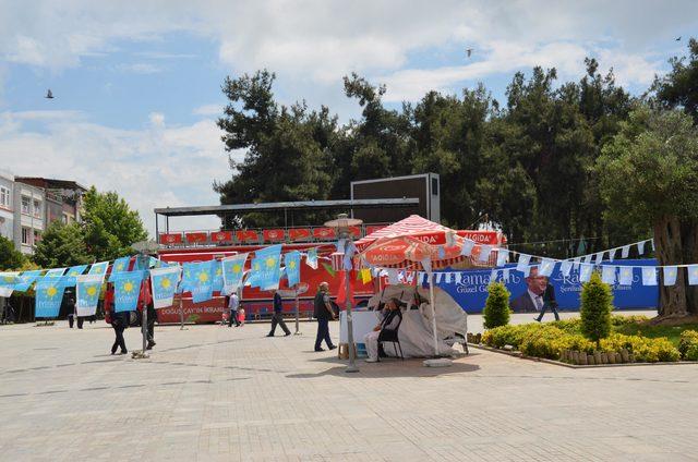 Gebze'de, İYİ Partiler stantlarına saldırı iddiasıyla şikayetçi oldu