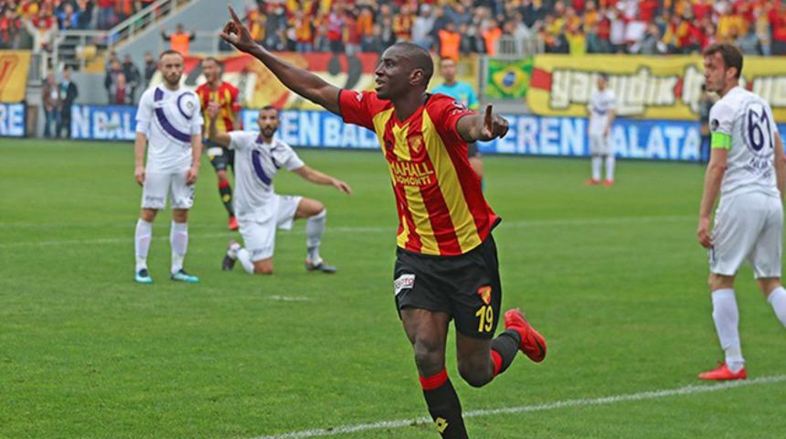 Demba Ba, Shanghai SIPG ile 3 yıllık anlaşma sağladı!