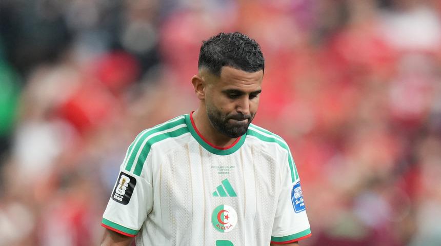 Cezayirli futbolcu Riyad Mahrez, milli takım kariyerini sonlandırdı