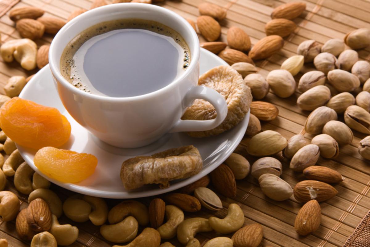 Kahvenin yanında bu 6 gıdayı tükettiğinizde vücuttaki vitamini emiyor! 6