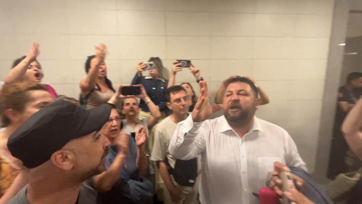 Deniz Göktaş adliyede, ortalık gergin! Kılıçdaroğlu da geldi: Protesto anları kamerada 3