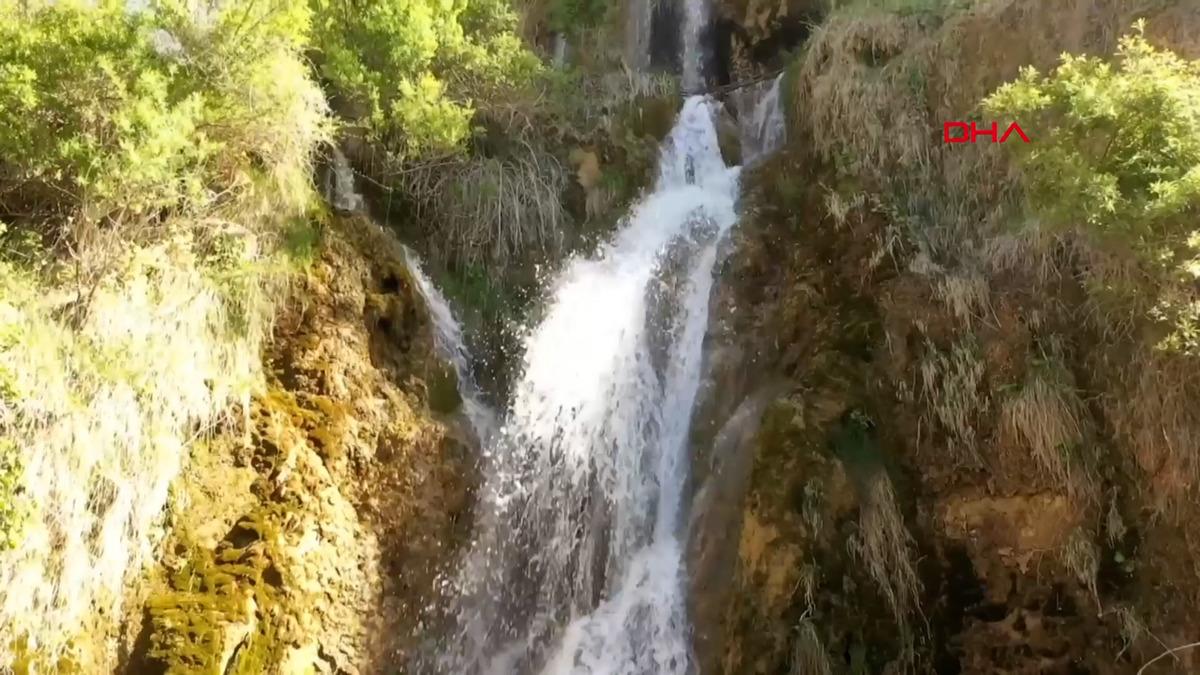 40 metreden dökülen doğa harikası! Yazın ziyaretçi akınına uğruyor 2