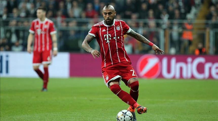 Vidal, Manchester United yolunda