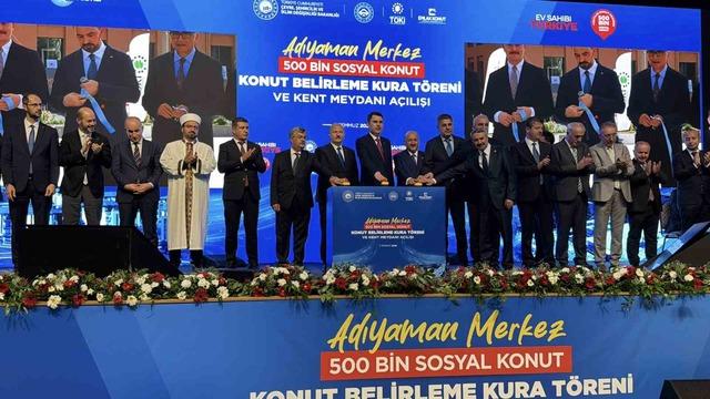 Bakan Kurum: Adıyaman yıkıldığı yerden doğruldu