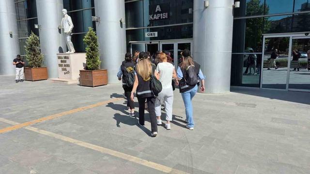 Eskişehir merkezli 4 ilde dolandırıcılık operasyonu: 12 g&ouml;zaltı 3