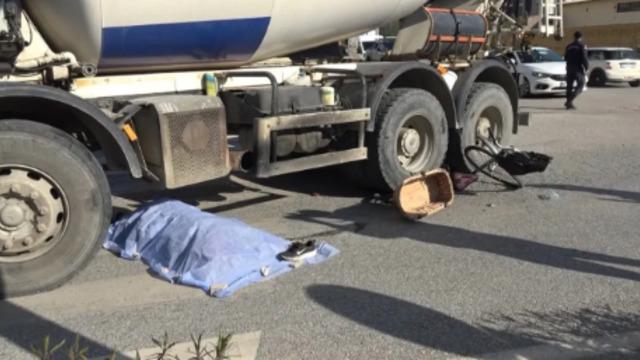 Beton mikserinin çarptığı elektrikli bisikletin sürücüsü öldü