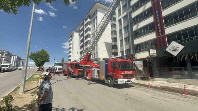 Elazığ’da 7 katlı binada baca yangını 2