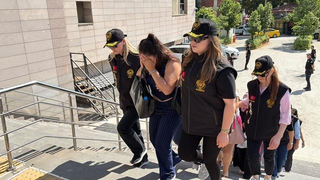 Eskişehir merkezli dolandırıcılık operasyonu; 12 g&ouml;zaltı 2
