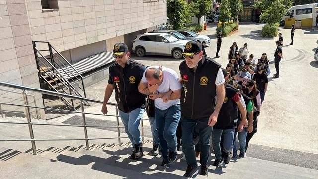Eskişehir merkezli dolandırıcılık operasyonu; 12 g&ouml;zaltı 1