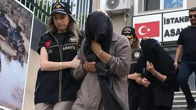 İstanbul’da suç makinesi kadınların üzerinden 1 milyonluk ziynet eşyası çıktı, takside yakalandılar