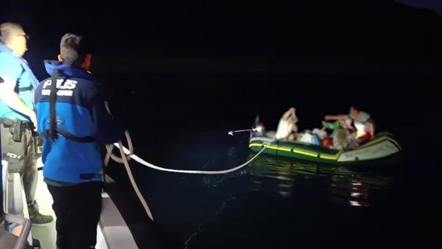 Van Gölü’nde mahsur kalan 7 kişi kurtarıldı
