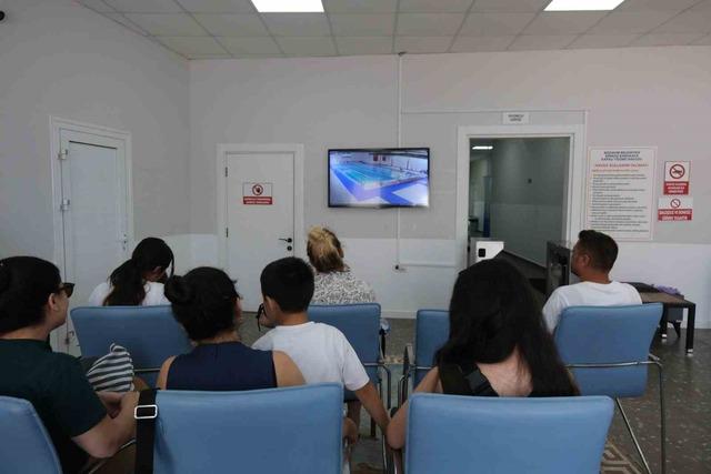 &Uuml;cretsiz y&uuml;zme kurslarında ilk etap başladı 5