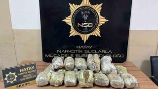 Hatay’da 8 kilo 900 gram esrar yakalandı: 4 tutuklama