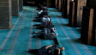 40 derece sıcaktan bunaldılar: Bakın &ccedil;&ouml;z&uuml;m&uuml; nerede buldular! 