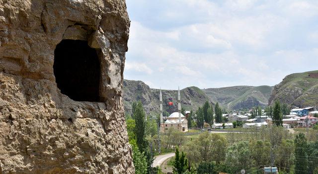 4 bin 600 yıllık 'Kaya Mağaraları' hayranlık uyandırıyor