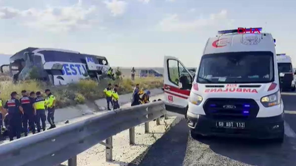 İstanbul dan Irak a giden yolcu otob&uuml;s&uuml; Aksaray dan kaza yaptı: &Ccedil;ok sayıda yaralı var 5