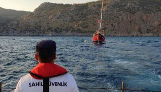 Arızalanan yat, Sahil G&uuml;venlik ekipleri tarafından kurtarıldı