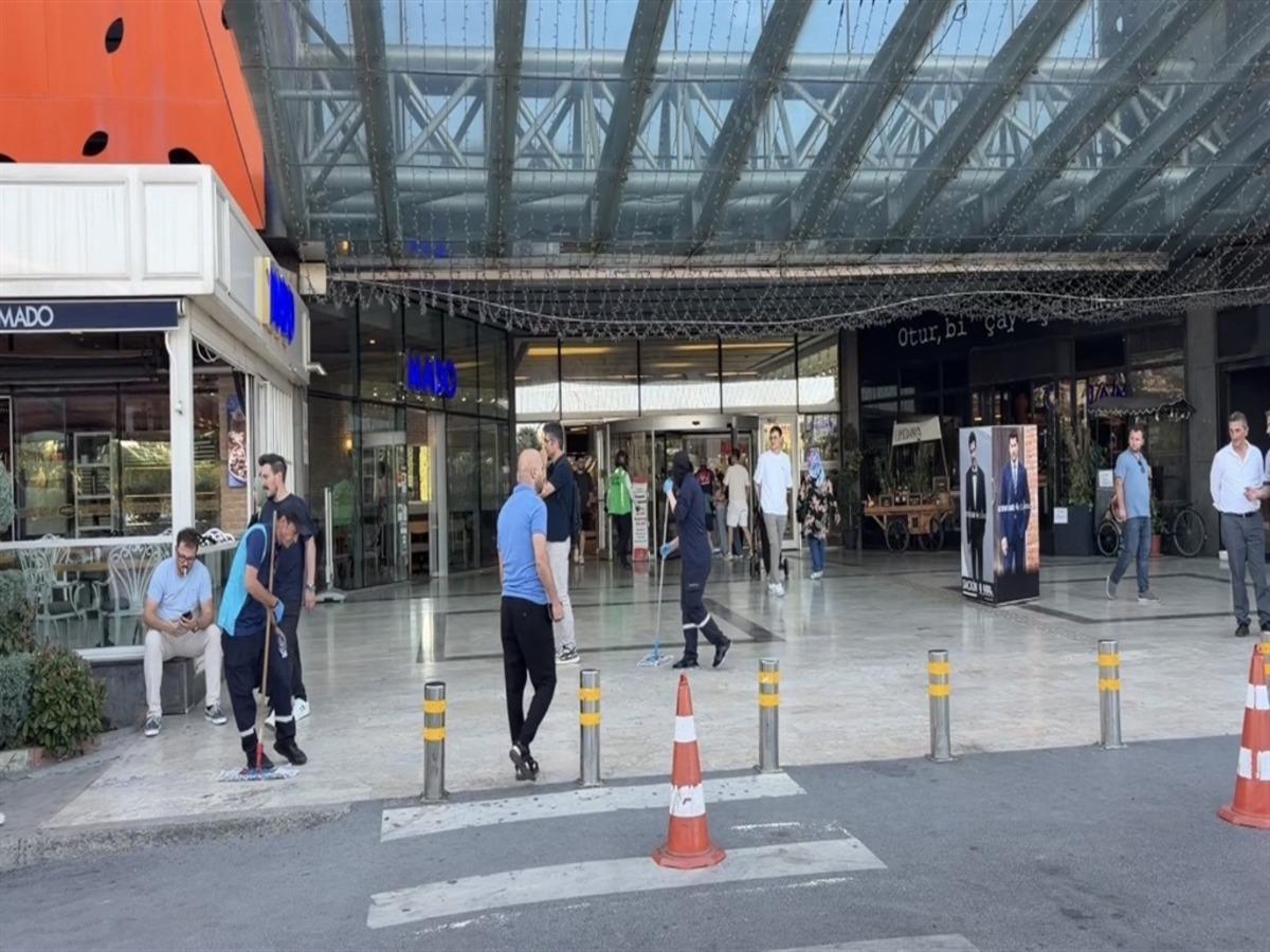 &Uuml;mraniye de alışveriş merkezinde silahlı saldırı: 2 yaralı 1
