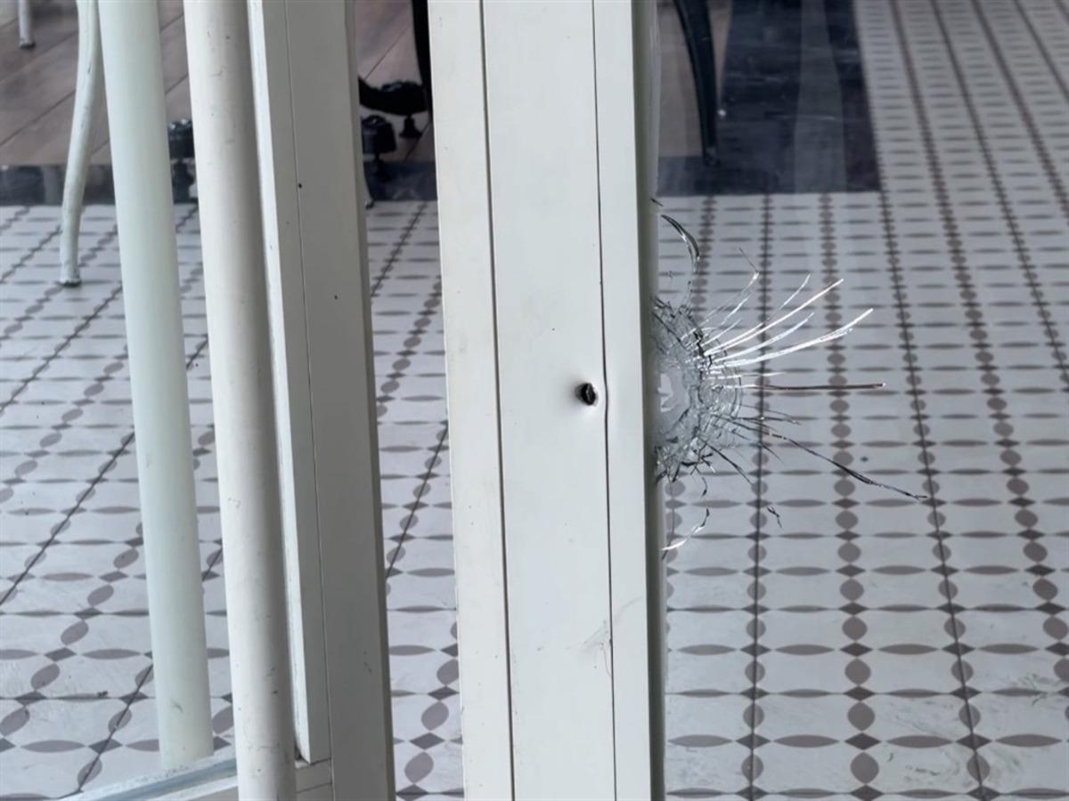 &Uuml;mraniye de alışveriş merkezinde silahlı saldırı: 2 yaralı 2